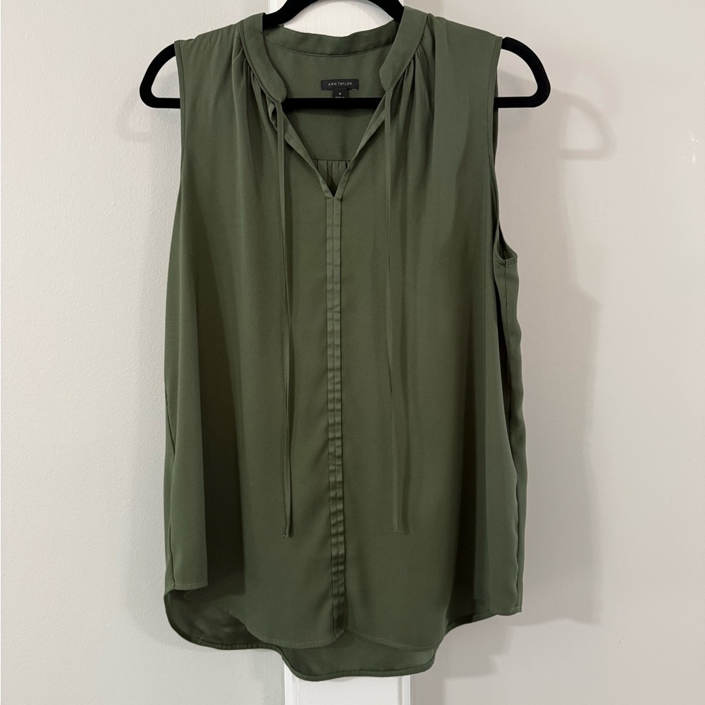 Ann Taylor Olive Tie-Neck Sleeveless Top, M